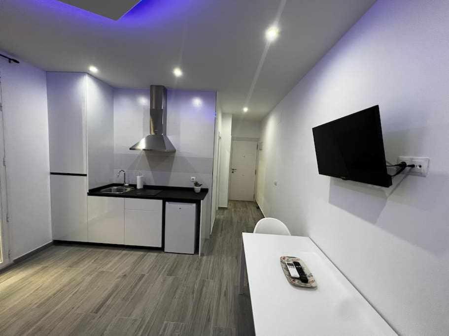 Acogedor Apartamento En Gran Via マドリード エクステリア 写真