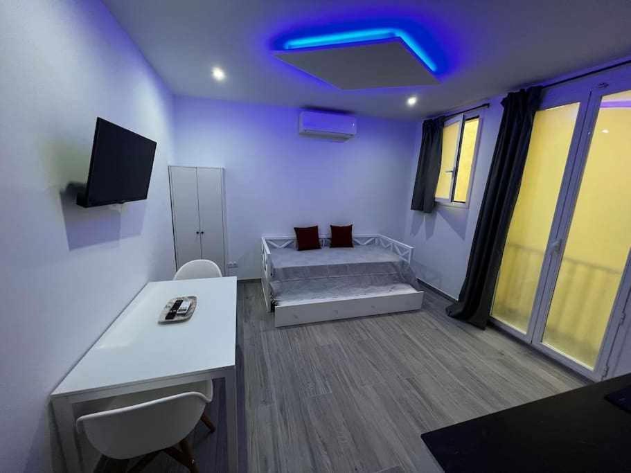 Acogedor Apartamento En Gran Via マドリード エクステリア 写真