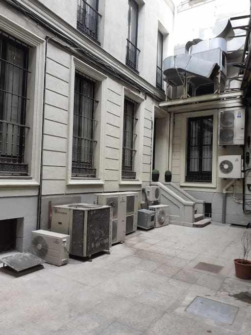 Acogedor Apartamento En Gran Via マドリード エクステリア 写真